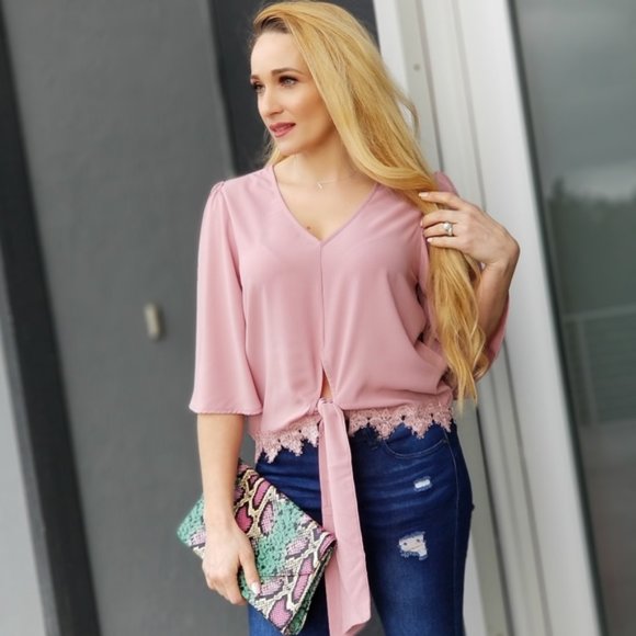 CHIC DOLLZ Blush Tie Front Top - Picture 1 of 4